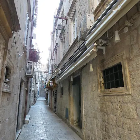 Esma * Ντουμπρόβνικ